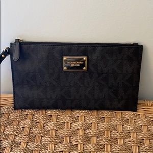 Michael Kors Wristlet